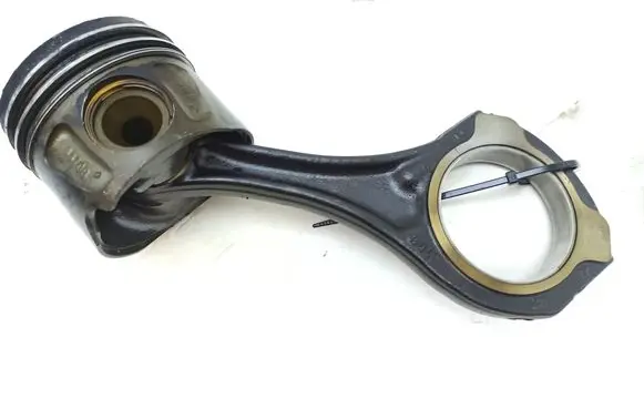 Mercedes-Benz Sprinter W906 Piston with connecting rod 8370B 32086000