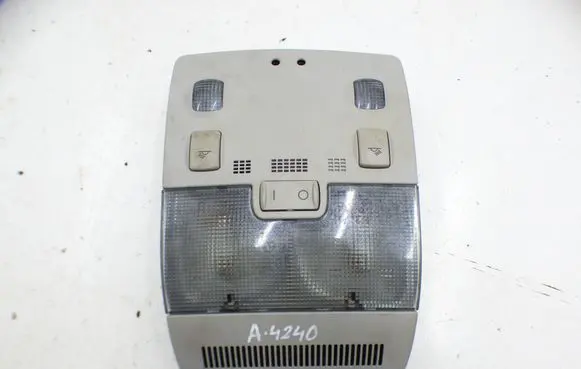 Seat Exeo (3R) Front seat light 8E0951177 70103105 H08S0004