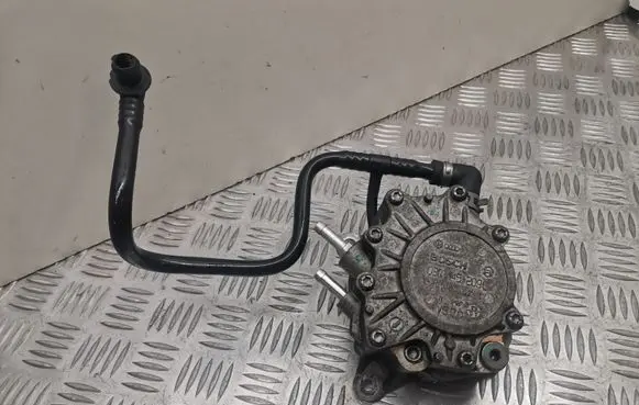 Audi A4 S4 B7 8E 8H Fuel injection high pressure pump 03G145209C