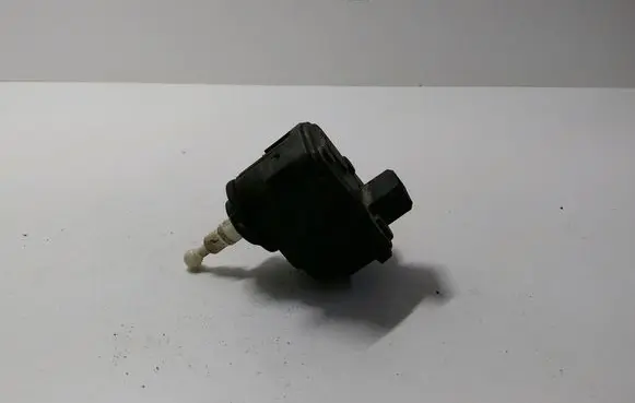 Volkswagen Golf III Headlight level adjustment motor 1H0941295C