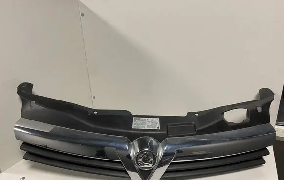 Opel Astra H Front grill 13108471 461088395