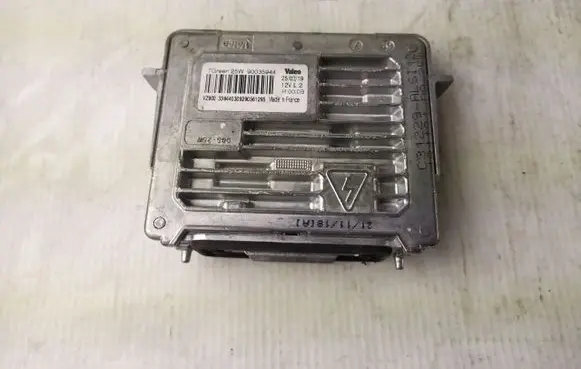 Peugeot Traveller Xenon control unit/module 90035944