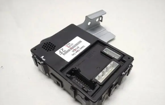 Suzuki Grand Vitara II Comfort/convenience module 3677065J50