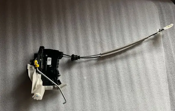 Hyundai Santa Fe Rear door lock 81410S1020