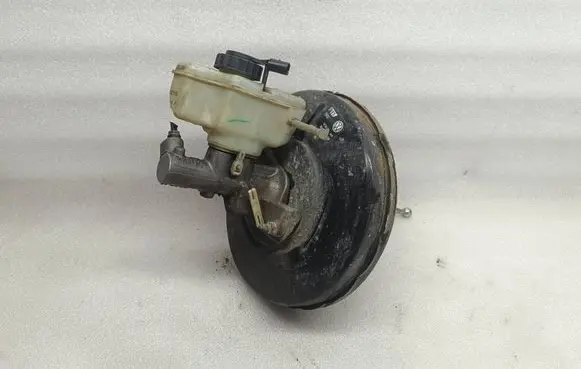 Volkswagen Jetta V Brake booster 1K1614105AR