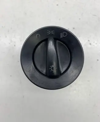 Volkswagen Golf IV Light switch 1C0941531