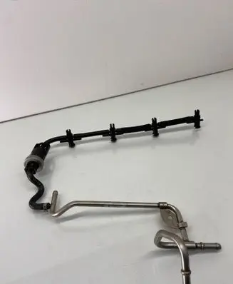 Volkswagen Tiguan Fuel return line/hose 03L201360F
