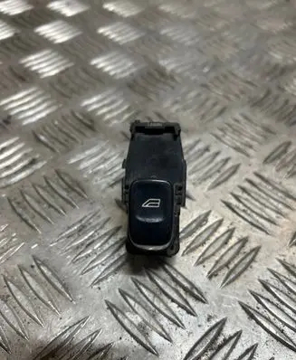 Volvo V70 Electric window control switch 8685288 04W032
