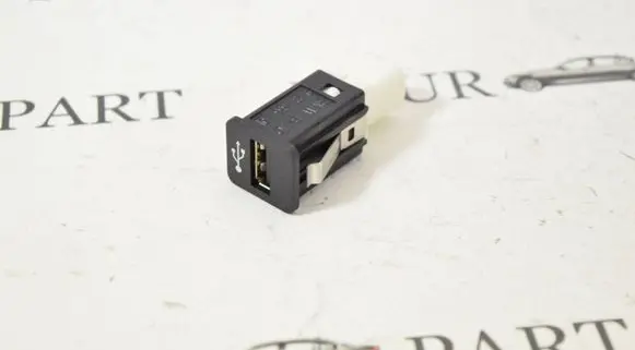 BMW 5 E60 E61 USB socket connector 9237656
