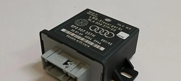 Audi A6 S6 C6 4F Light module LCM 8P0907357H