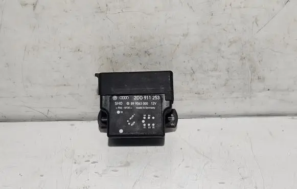 Volkswagen II LT Glow plug pre-heat relay 2D0911253