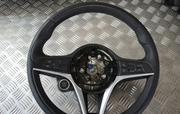 Alfa Romeo Giulia Steering wheel