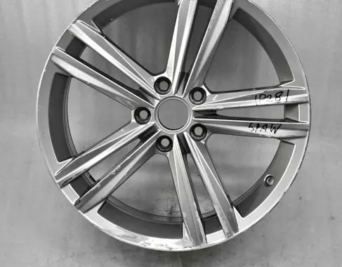 Volkswagen Golf VIII R18 alloy rim 