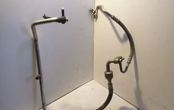 Opel Vectra C Air conditioning (A/C) pipe/hose 9229659 313686131