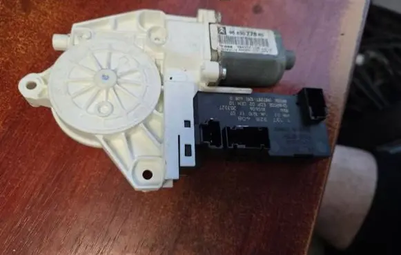 Citroen C6 Front door window regulator motor 9663077880