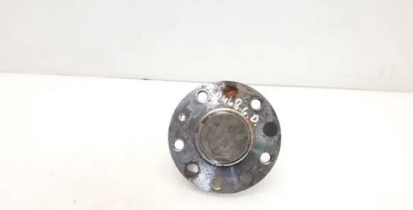 Rear wheel hub
