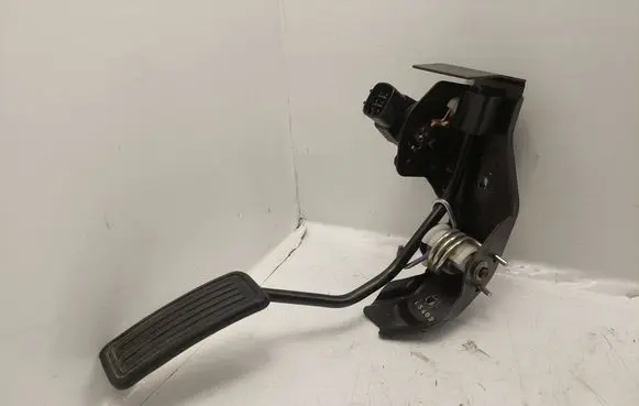 Toyota Avensis T250 Accelerator throttle pedal 7801013011