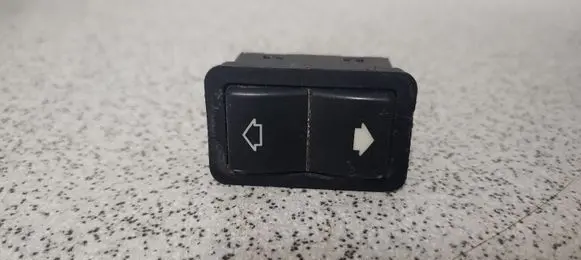 BMW 5 E39 Electric window control switch 8368974