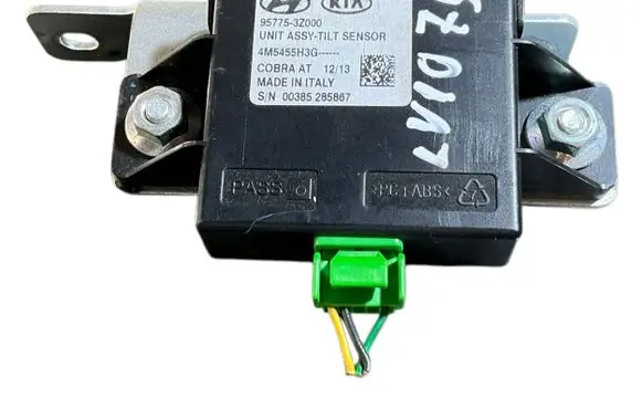 Hyundai i40 Yaw turn rate sensor 957753Z000 4M5455H3G