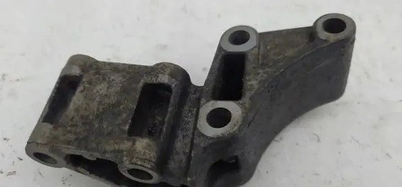 Mercedes-Benz E W211 Engine mounting bracket A1122230340