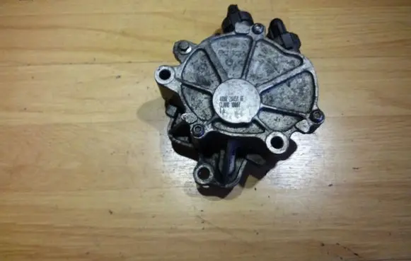 Jaguar S-Type Vacuum pump 4R8Q2A451AF