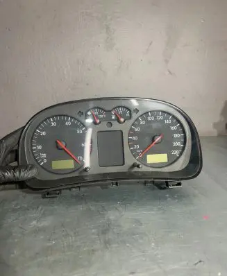 Volkswagen Golf IV Speedometer (instrument cluster) 1J0919860 110008773001