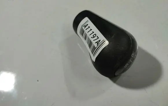 Toyota Avensis T250 Gear lever shifter trim leather/knob 
