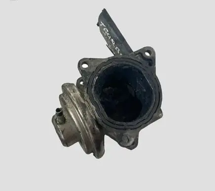 Volkswagen Touran I EGR valve 038129637D