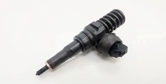 Volkswagen PASSAT B6 Fuel injector 038130073AG 0414720215