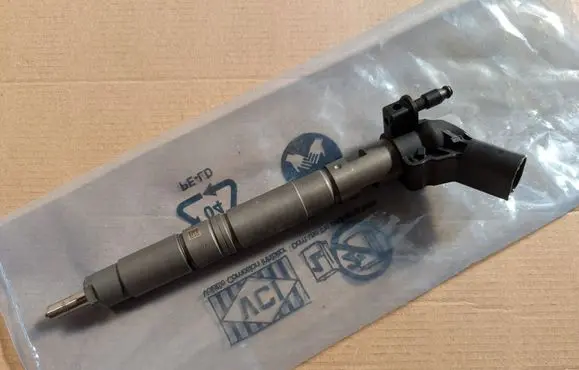 Audi A4 S4 B7 8E 8H Fuel injector 0445115086II