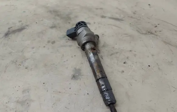 BMW 3 F30 F35 F31 Fuel injector 781070202 7810702 0445110478