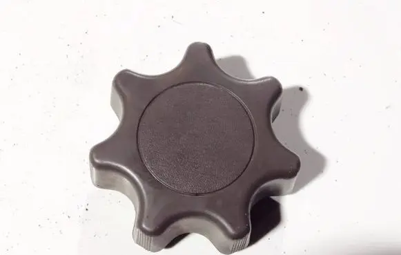 Toyota Avensis T220 Fuel tank filler cap 