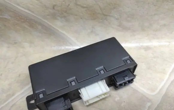 BMW 5 E39 Comfort/convenience module 61356904245 00307668 61356904255