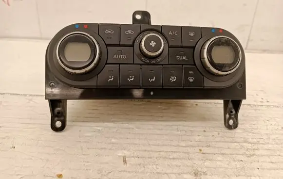 Nissan Qashqai Climate control unit 27500JD45D