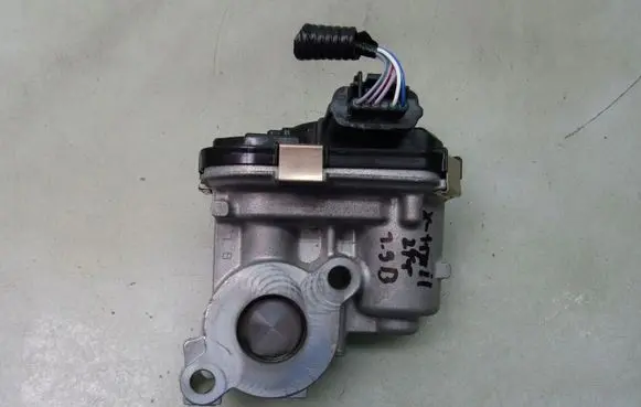 Nissan X-Trail T33 EGR thermostat 147106RC0B XTRAIL