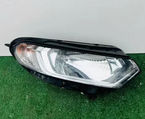 Ford Ecosport Headlight/headlamp CN1513W029BG