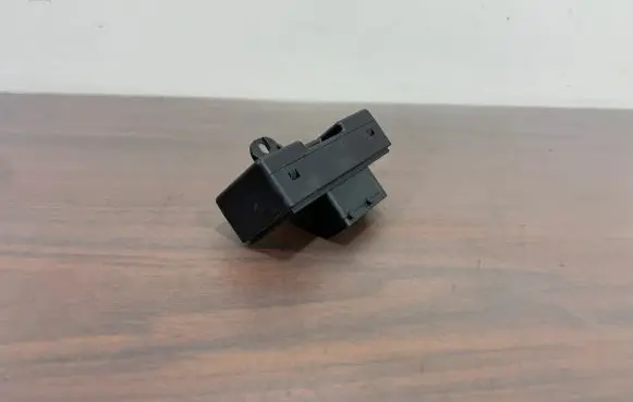 Peugeot 5008 Seat control module 9810486880