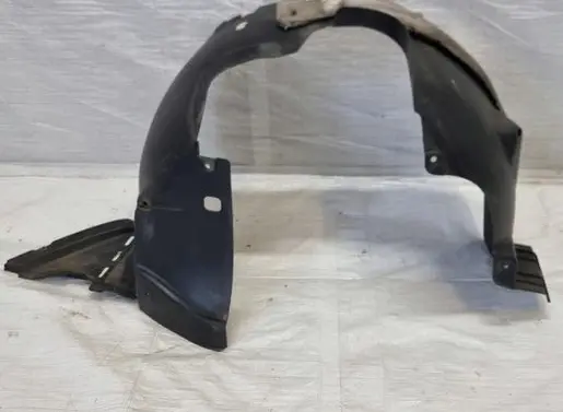 Front wheel arch liner splash guards