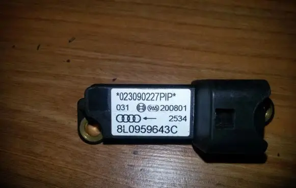Audi A3 S3 8L Airbag deployment crash/impact sensor 8L0959643C