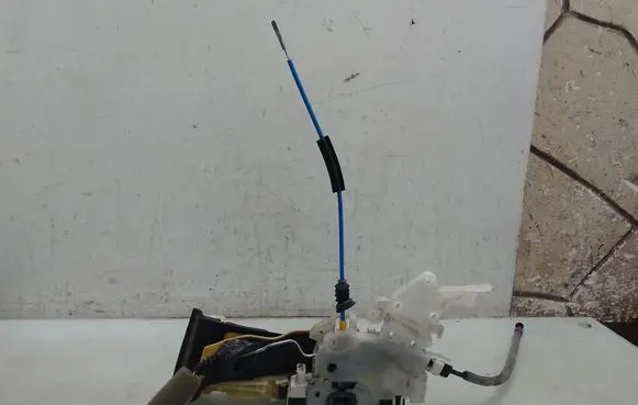 Mercedes-Benz E W212 Front door lock A2047201535