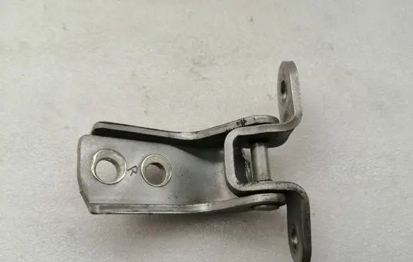Front door upper hinge
