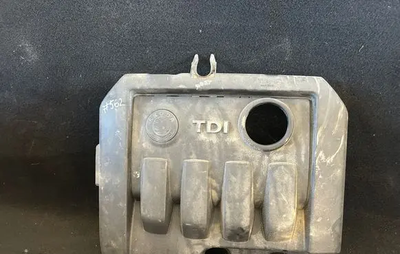Skoda Octavia Mk2 (1Z) Engine cover (trim) 03g103925