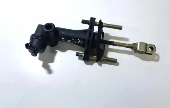 KIA Sorento Clutch master cylinder