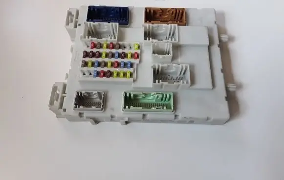 Ford Kuga II Fuse module F1FT14A073EE