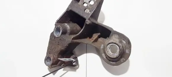 Volkswagen PASSAT B5 Engine mounting bracket 4b0199351b