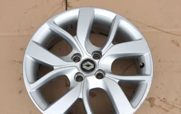 R16 alloy rim