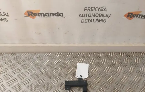 Audi A8 S8 D3 4E Keyless system antenna 300909133E 5WK5016