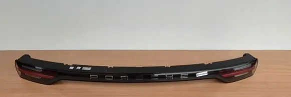 Porsche Cayenne (9Y0 9Y3) Rear light center trim bar blend 9Y0945081F