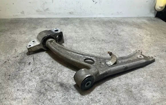 Audi Q3 8U Front lower control arm/wishbone