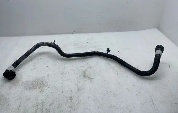 Engine coolant pipe/hose